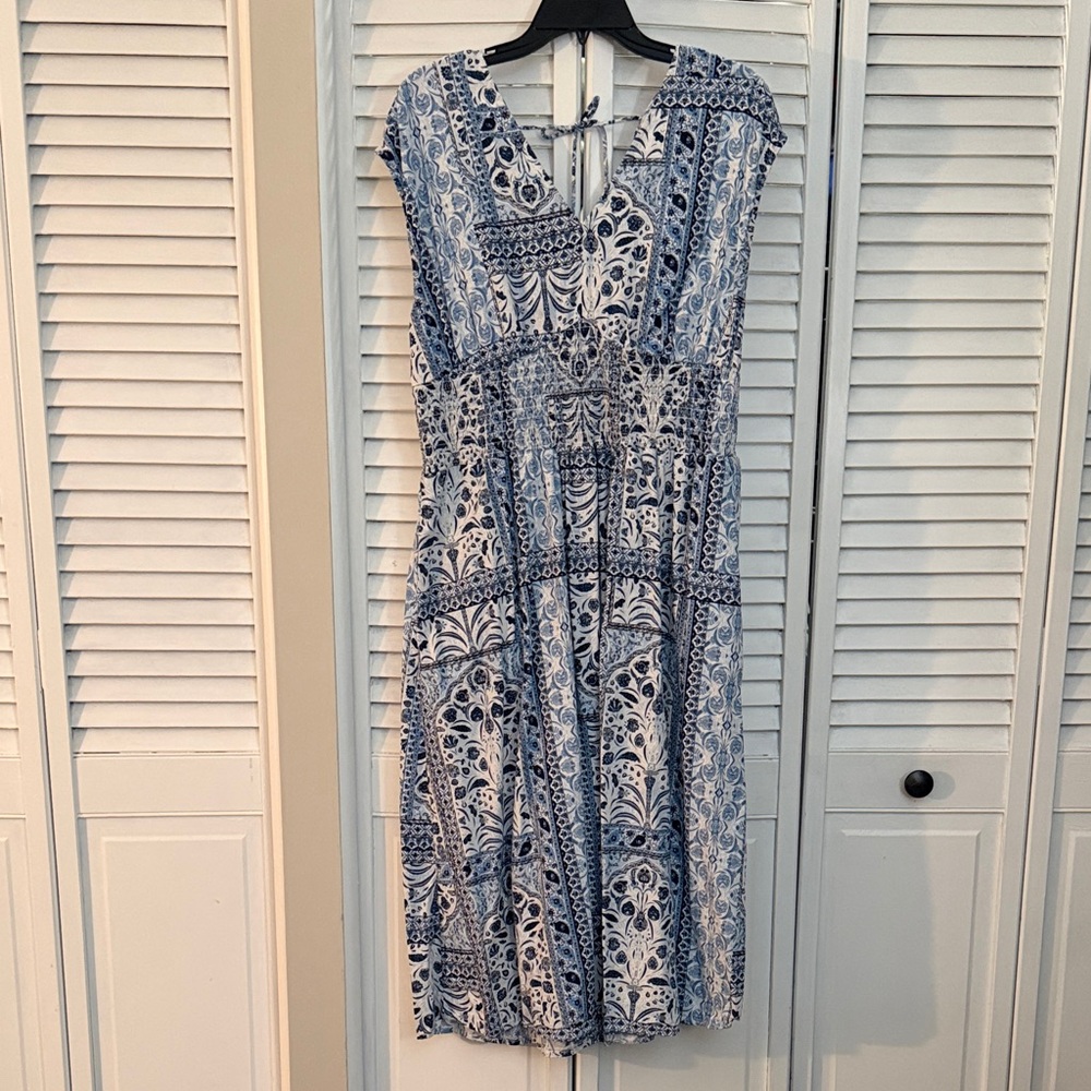 Old Navy Patterned Blue and White Midi Dress